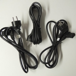 Síťový přívodní kabel PC230V k PC 1,8m uni Varianty