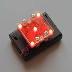 Elektronická hrací kostka s vibrací červené či bílé LED