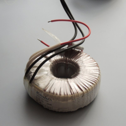 Toroidní transformátor 12V/100W